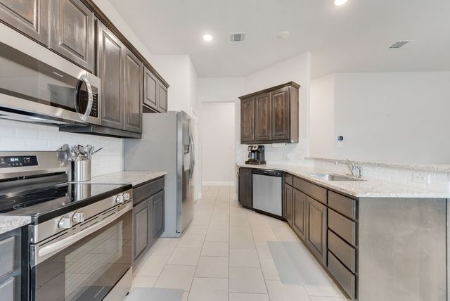 1202 Holly Street, Cleburne, TX 76033