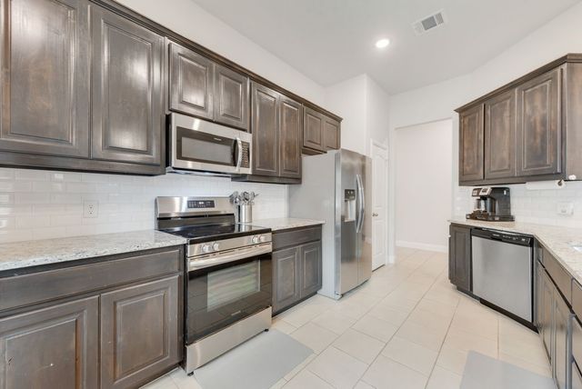 1202 Holly Street, Cleburne, TX 76033