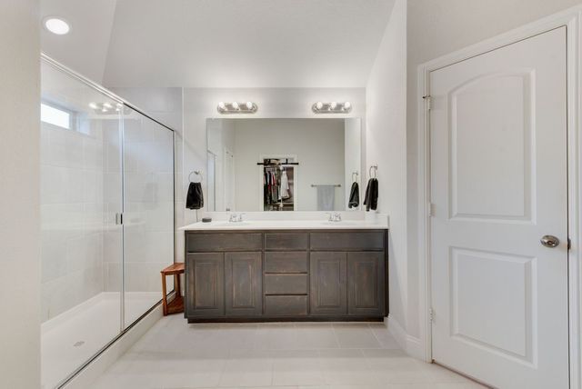 1202 Holly Street, Cleburne, TX 76033