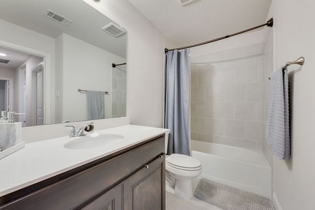 1202 Holly Street, Cleburne, TX 76033