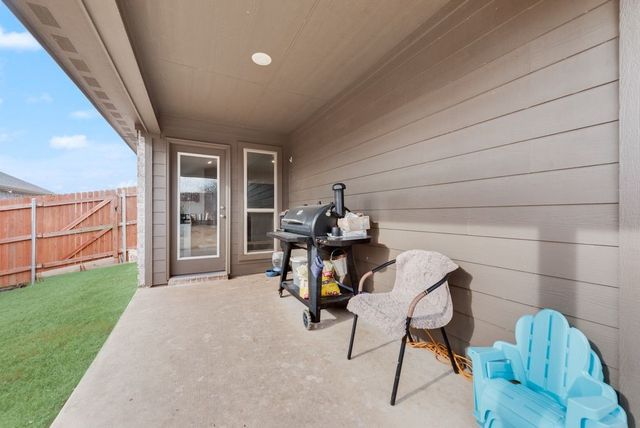 1202 Holly Street, Cleburne, TX 76033