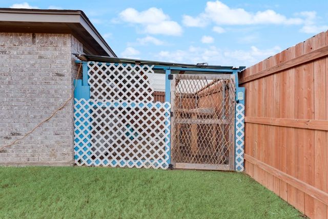 1202 Holly Street, Cleburne, TX 76033