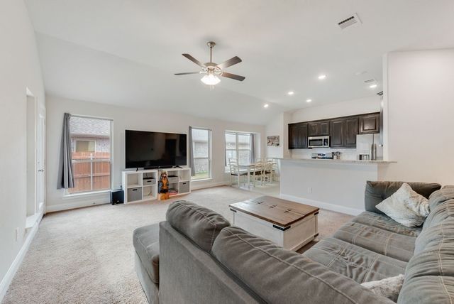 1202 Holly Street, Cleburne, TX 76033