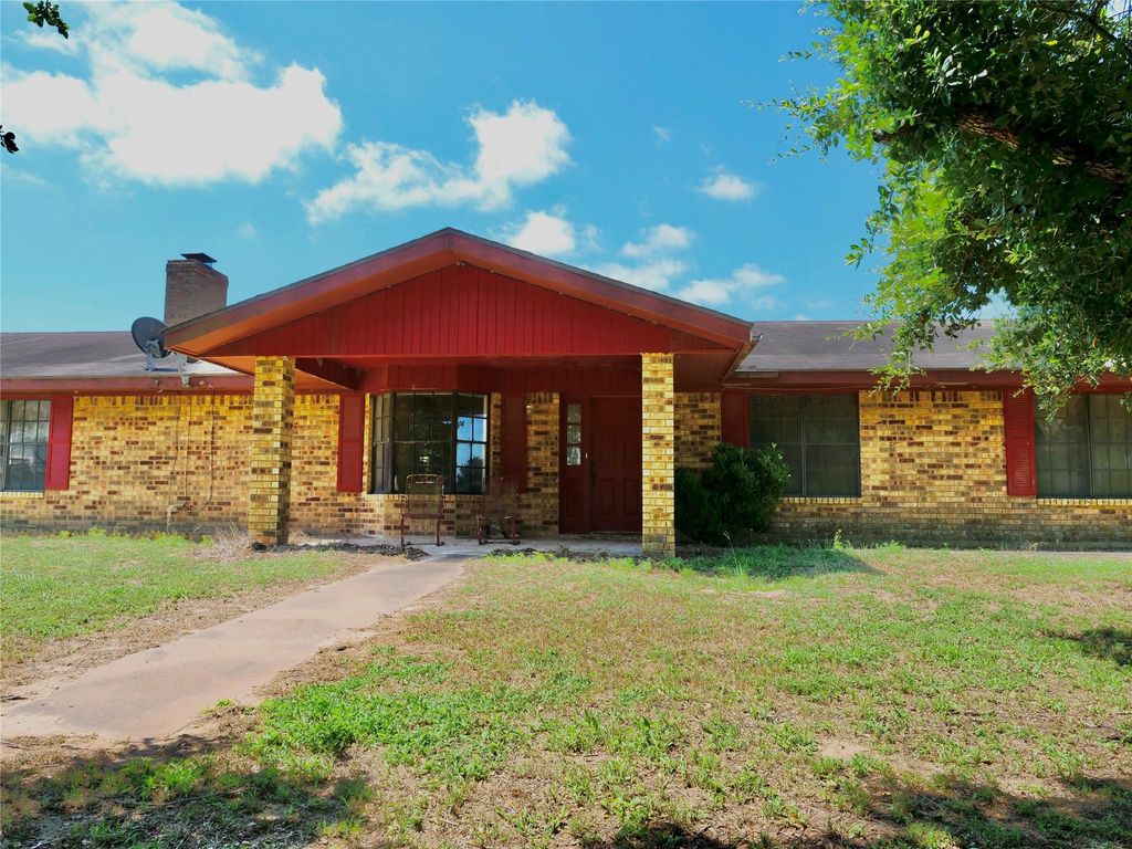 4410 Farm To Market 1115, Flatonia, TX 78959