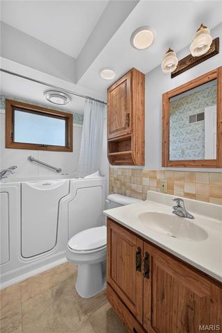 11119 Flori Drive, St Louis, MO 63123