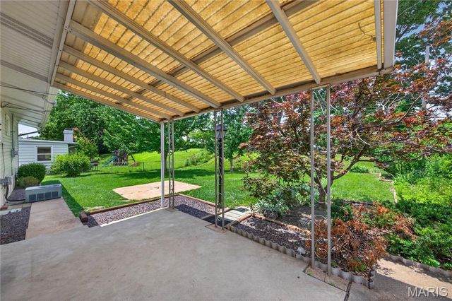 11119 Flori Drive, St Louis, MO 63123