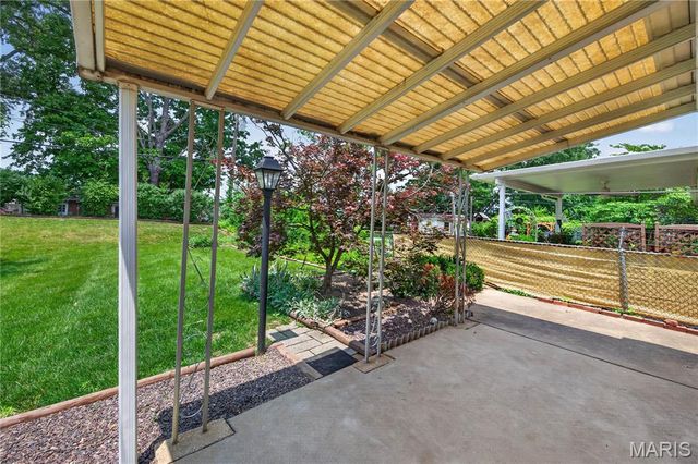 11119 Flori Drive, St Louis, MO 63123