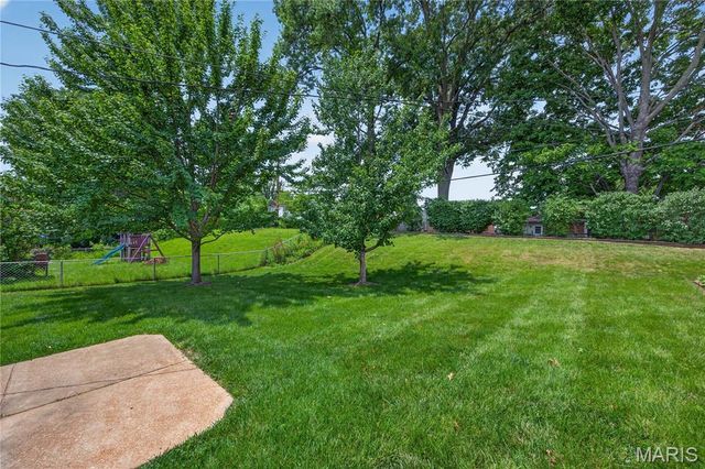 11119 Flori Drive, St Louis, MO 63123