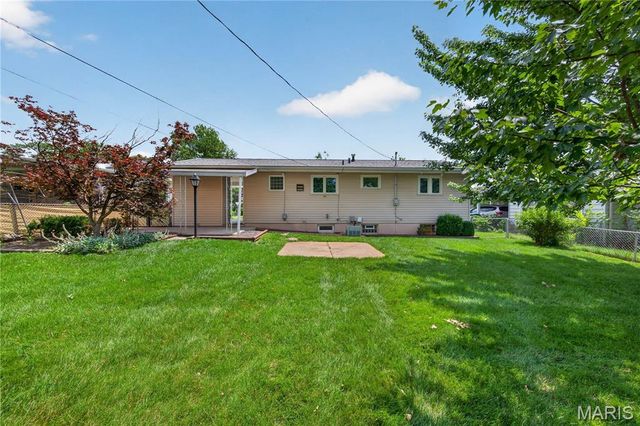 11119 Flori Drive, St Louis, MO 63123