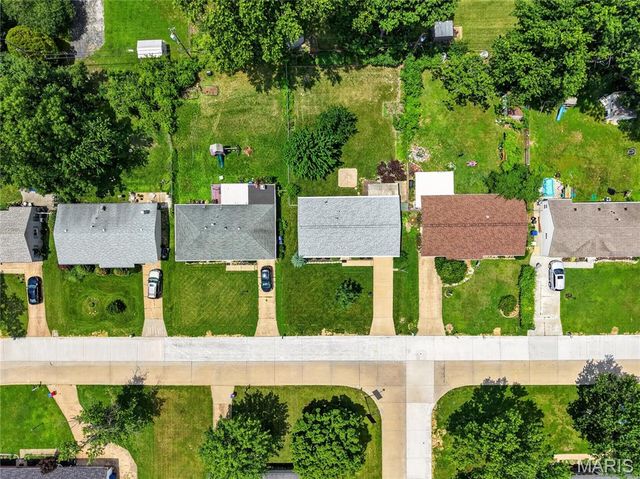 11119 Flori Drive, St Louis, MO 63123