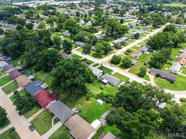 11119 Flori Drive, St Louis, MO 63123