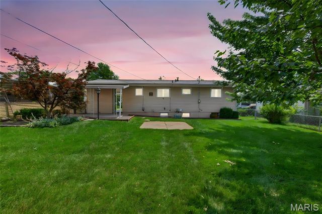 11119 Flori Drive, St Louis, MO 63123