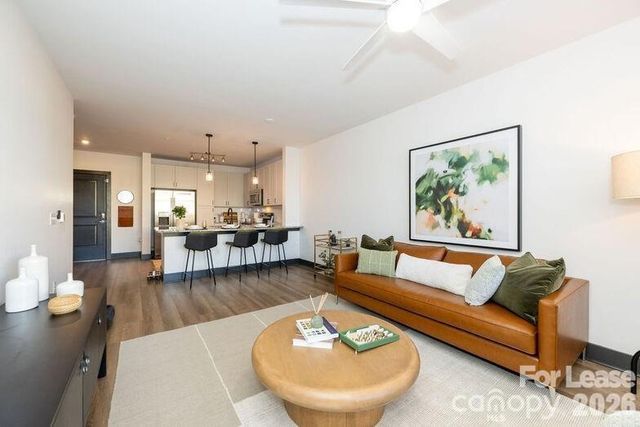 425 W Trade Street 1FR, Charlotte, NC 28203