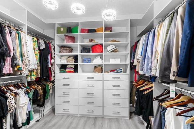 10023 NW 89th Ter, Doral, FL 33178