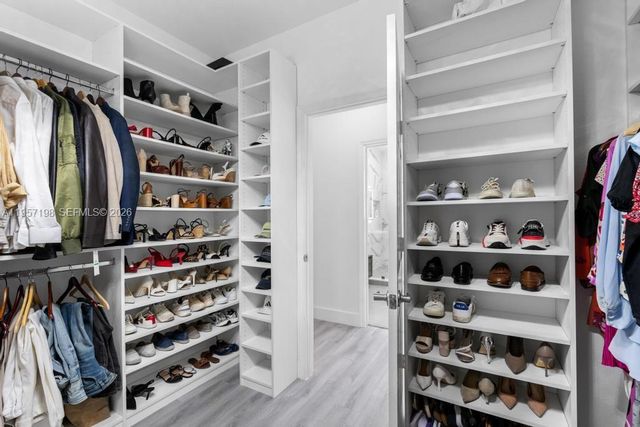 10023 NW 89th Ter, Doral, FL 33178