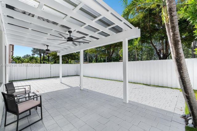 10023 NW 89th Ter, Doral, FL 33178