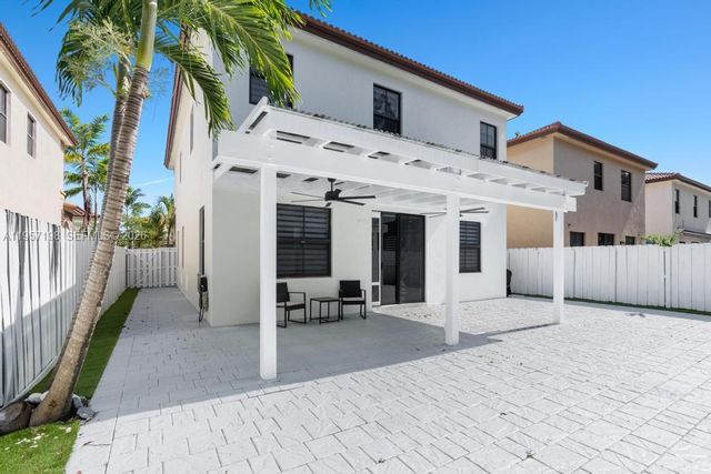 10023 NW 89th Ter, Doral, FL 33178