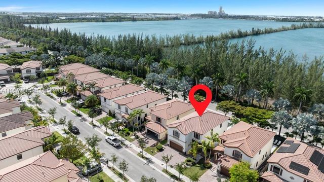 10023 NW 89th Ter, Doral, FL 33178