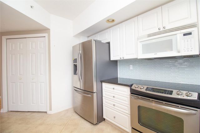 1200 COUNTRY CLUB DRIVE 1101, Largo, FL 33771