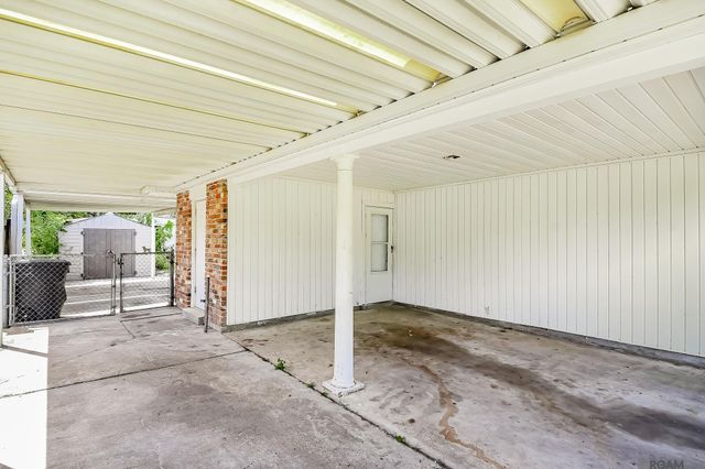 14240 Locust Dr, Baton Rouge, LA 70819