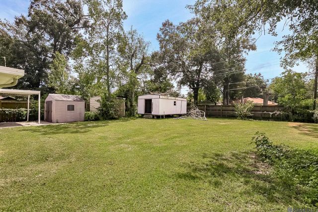 14240 Locust Dr, Baton Rouge, LA 70819
