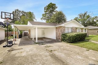14240 Locust Dr, Baton Rouge, LA 70819
