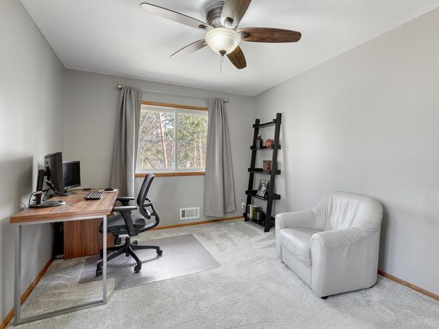 15930 5th Avenue N, Plymouth, MN 55447