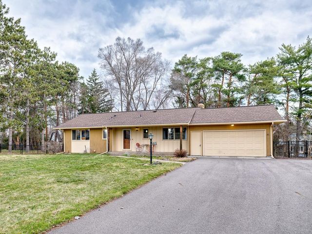 15930 5th Avenue N, Plymouth, MN 55447