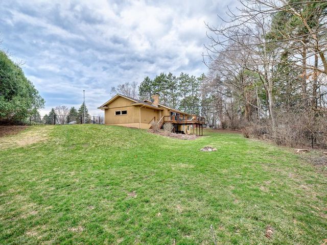 15930 5th Avenue N, Plymouth, MN 55447