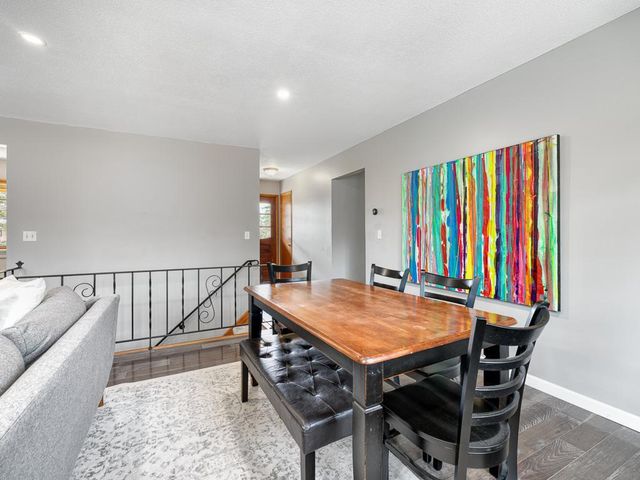 15930 5th Avenue N, Plymouth, MN 55447