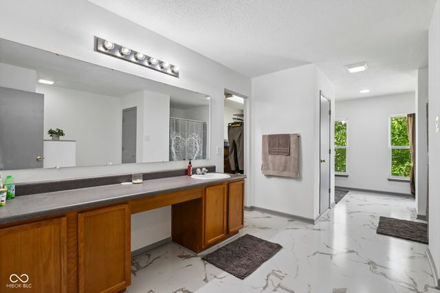 5560 Noble Drive, Indianapolis, IN 46234