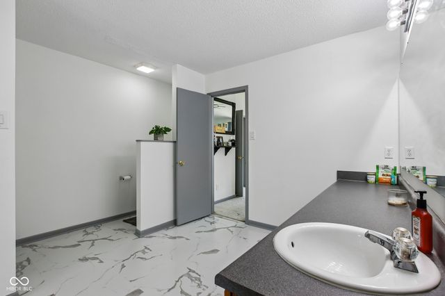 5560 Noble Drive, Indianapolis, IN 46234