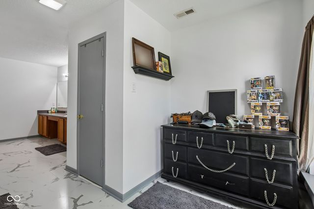 5560 Noble Drive, Indianapolis, IN 46234
