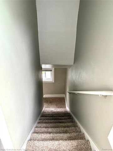 671 Wordsworth Street, Ferndale, MI 48220