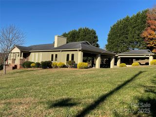 5232 Wolfe Road, Hickory, NC 28601
