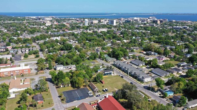 910 W Jackson St, Pensacola, FL 32501