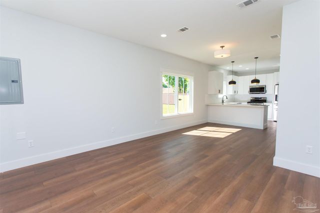 910 W Jackson St, Pensacola, FL 32501