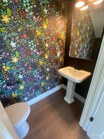 910 W Jackson St, Pensacola, FL 32501