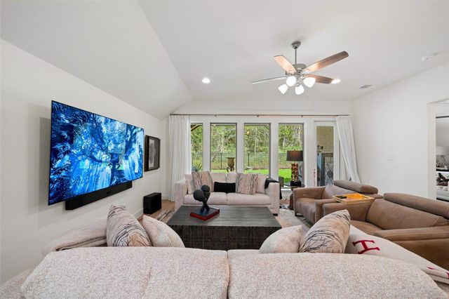 118 Sierra Stream Court, Conroe, TX 77304