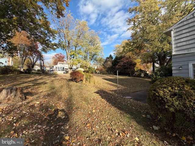 687 BRISTOL RD, Southampton, PA 18966