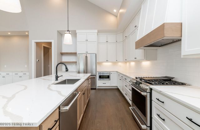 6409 Spring Beauty Ln, Prospect, KY 40059