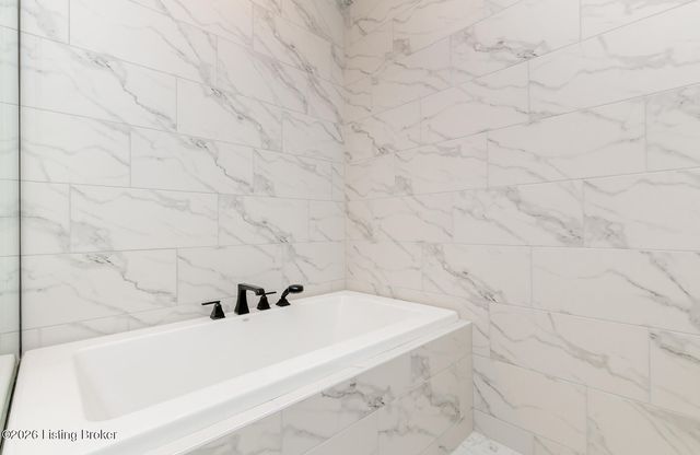 6409 Spring Beauty Ln, Prospect, KY 40059