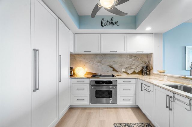 2650 Lake Shore Drive 1202, Riviera Beach, FL 33404