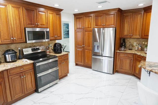 15604 SW 16th Court, Pembroke Pines, FL 33027