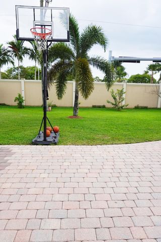 15604 SW 16th Court, Pembroke Pines, FL 33027