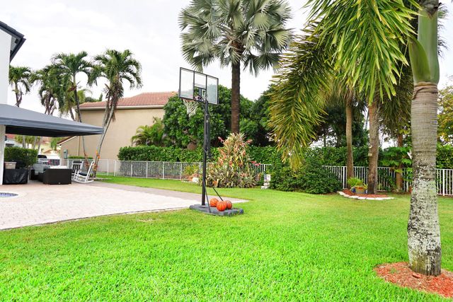 15604 SW 16th Court, Pembroke Pines, FL 33027