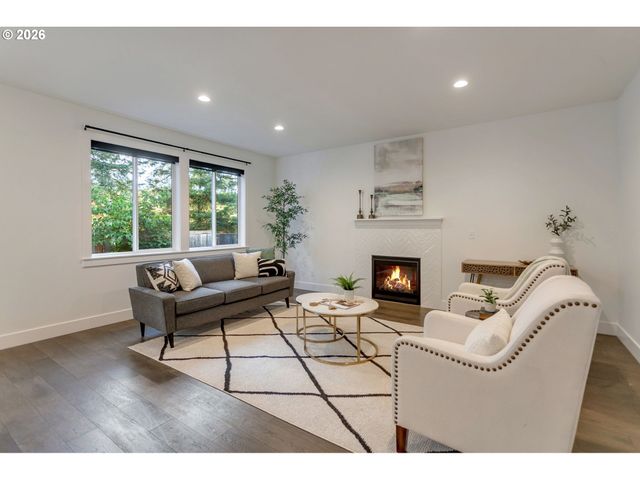 21855 Sw MEADOW Ter, Sherwood, OR 97140