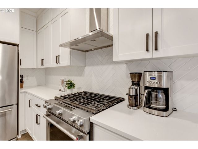 21855 Sw MEADOW Ter, Sherwood, OR 97140