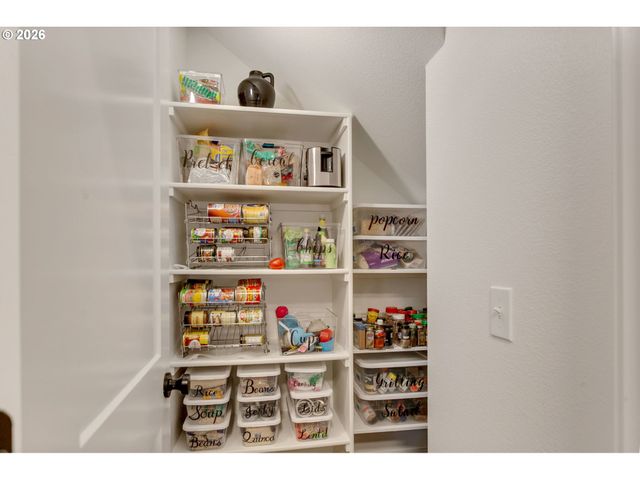 21855 Sw MEADOW Ter, Sherwood, OR 97140