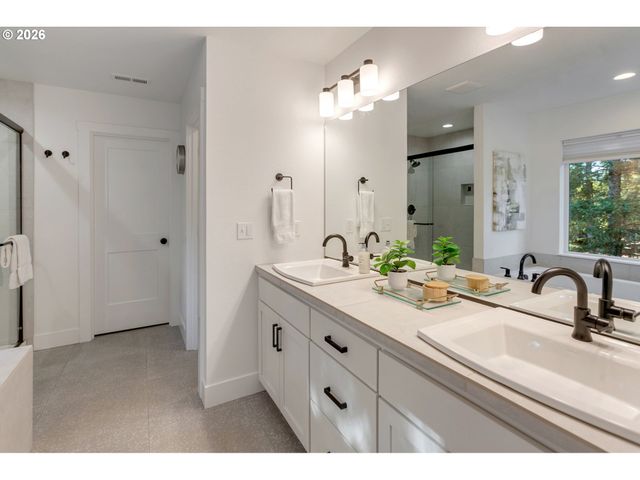 21855 Sw MEADOW Ter, Sherwood, OR 97140